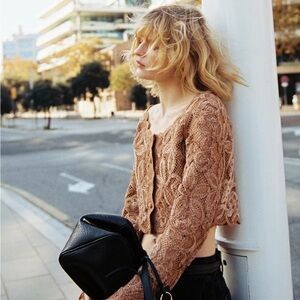 H&M CROCHET-LOOK CROP TOP